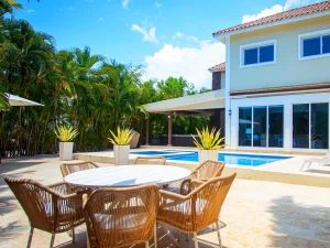 villa en metro02 Hermosa villa de venta en Metro Country Club